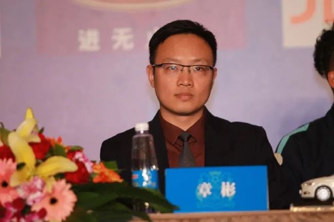 忏悔惊喜独自一人是女儿的朋友